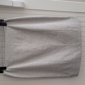 Antonio Melani Gray & Cream Herringbone Pencil Skirt Size 8